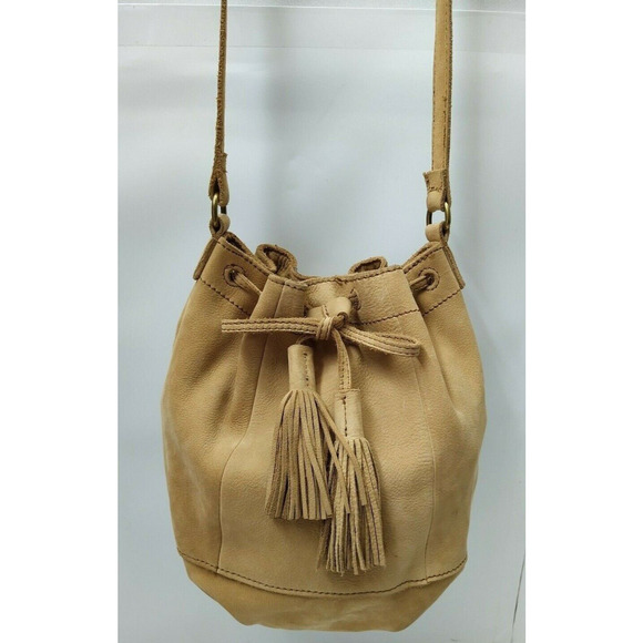 Lucky Brand Light Tan Suede Tassel Drawstring Closure Crossbody Shoulder Bag - Picture 4 of 12